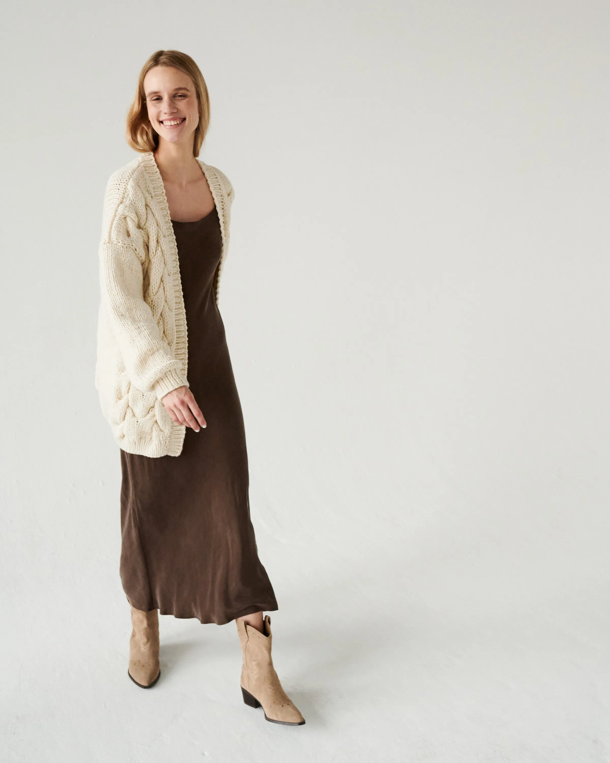 Twisted Erik Wool Cardigan Oat Milk